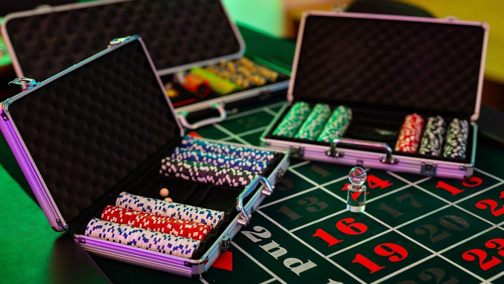 Learn how casino strategy builds probability awareness, budgeting discipline, risk control, and long-term planning skills for real life.
